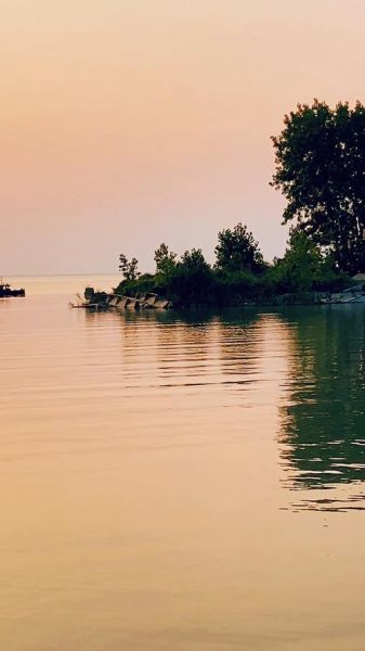 湖泊旅游(哪個(gè)湖泊最適合拍夕陽)