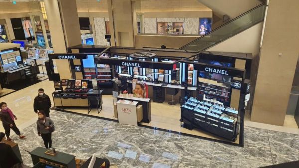 新世界免稅店(  購物方便嗎)