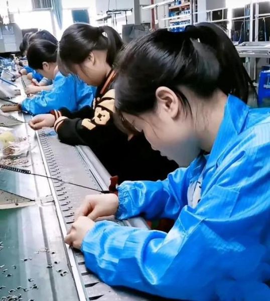 流水線工人的真實(shí)生活(每天都是重復(fù)的機(jī)械勞動(dòng)嗎)